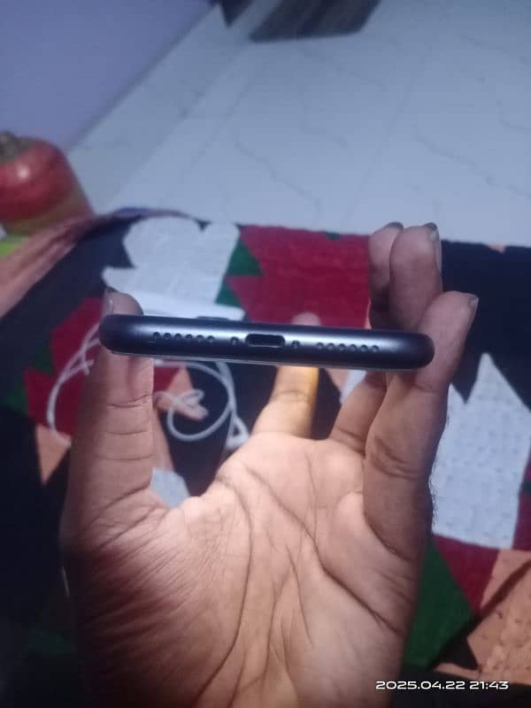 iPhone 11 5
