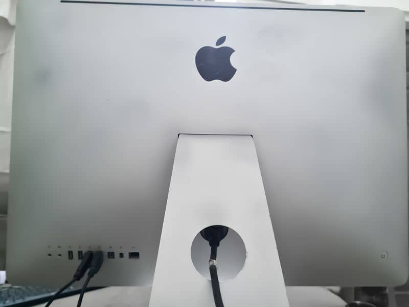 Apple iMac 2011 All in One Core i5 2nd 2.5GHz 8 GB Ram 500GB HDD 6