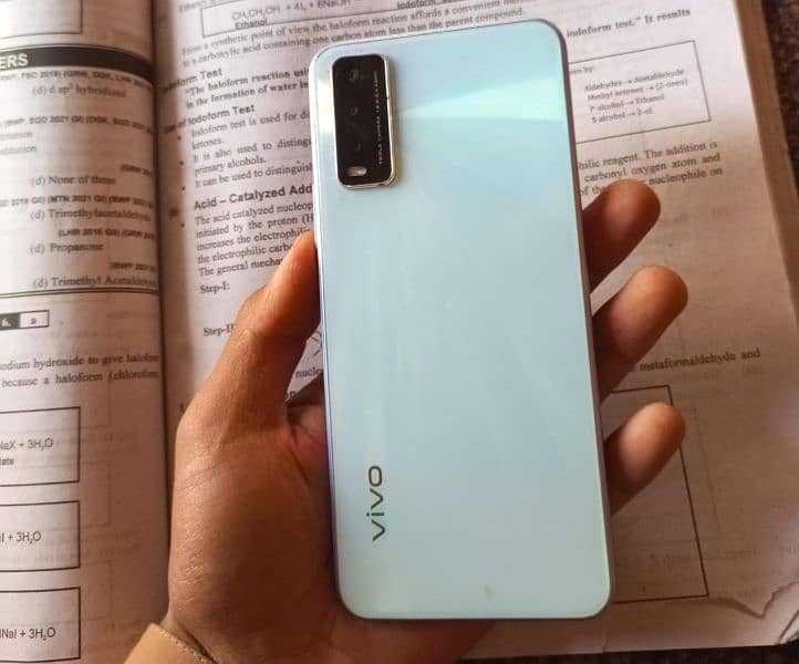 vivo y20 with box and charger all ok 0