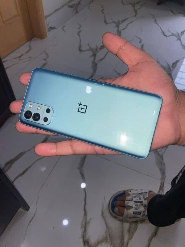 One plus 9R 4