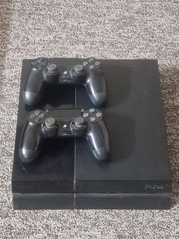 ps4 500gb with 2 controllers 1