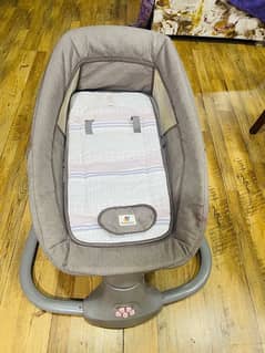 mastela bassinet swing 3 in 1 condition 10/10