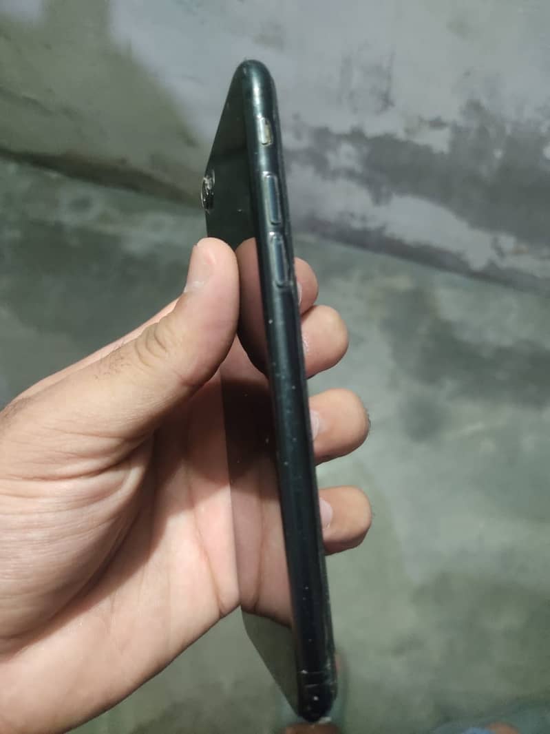 Apple iPhone 7 for sale 4