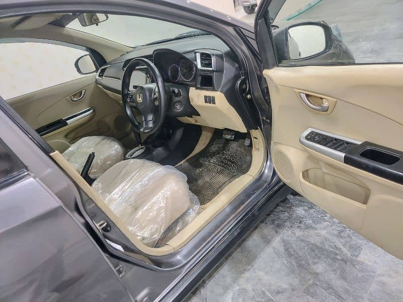 Honda BR-V 2017 full option 4