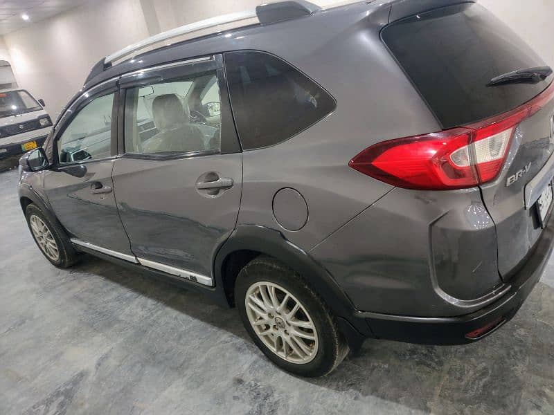Honda BR-V 2017 full option 8
