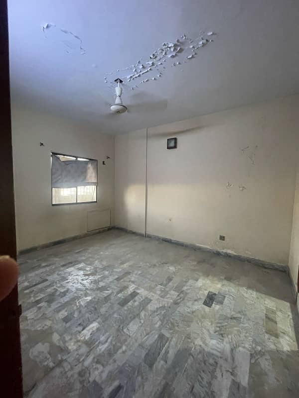 ASSALAMUALAIKUM 2 BED DD AVAILABLE FOR RENT MAIN BHADRABAD 8