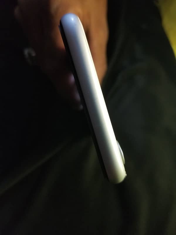 XR pta  approved  iphone 4