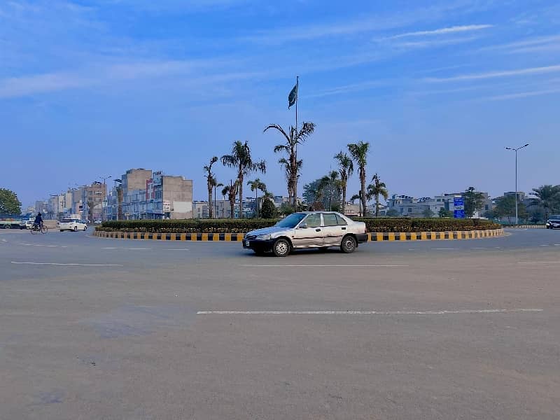Prime Location Residential Plot For Sale In Beautiful Park View City - Silver Block 0