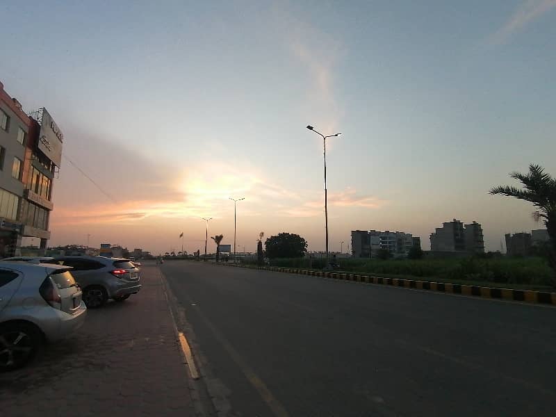 Prime Location 5 Marla Corner Residential Plot Available For Sale In Park View City 2