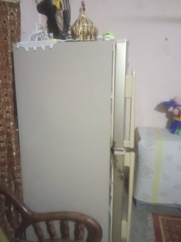 Urgnt sale Hair refrigerator good working 3 years use 4