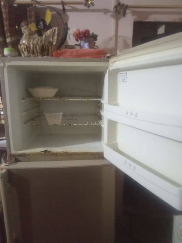 Urgnt sale Hair refrigerator good working 3 years use 5
