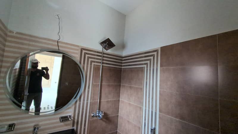 Prime Location House Spread Over 5 Marla In Park View City - Jade Extension Block Available 4
