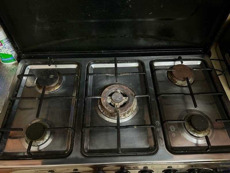 Nasgas Cooking range with oven 5 Burner in good conditin 2