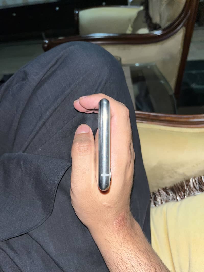 iphone xs pta aprroved (only message for offer) 2