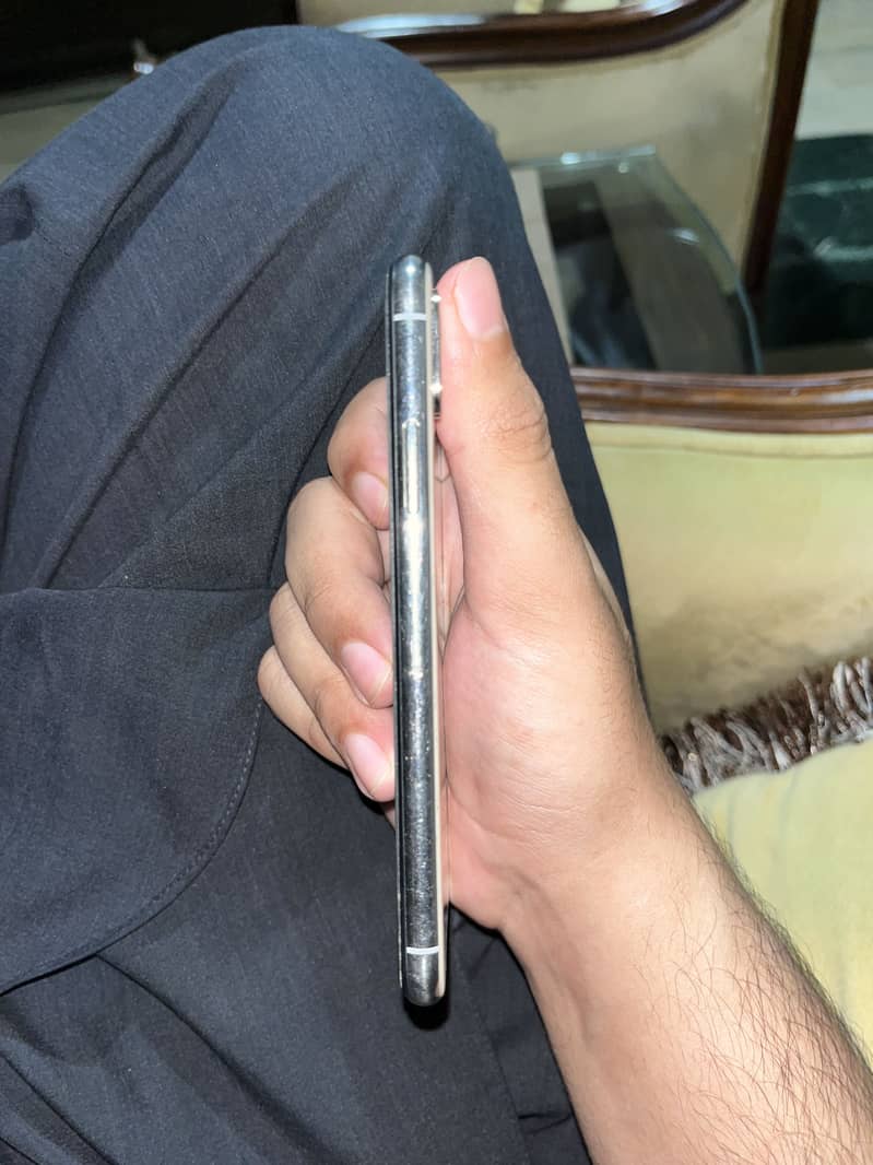 iphone xs pta aprroved (only message for offer) 5