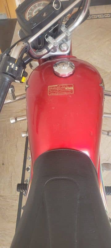 CD 70 motorcycle Just like new 3