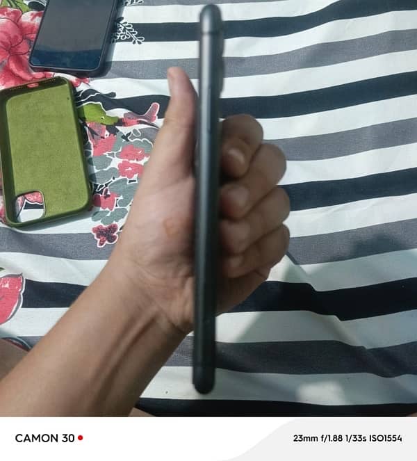 Iphone 11 64gb jv non pta 9.5/10 5