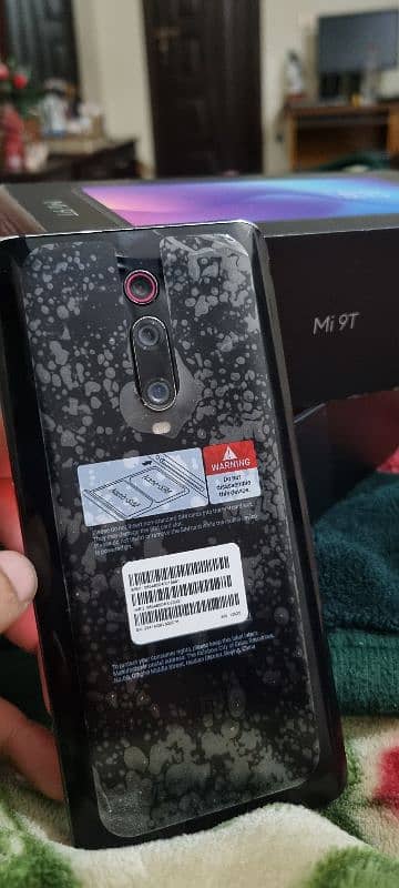 Mi 9T 6/128 pop up with box 2