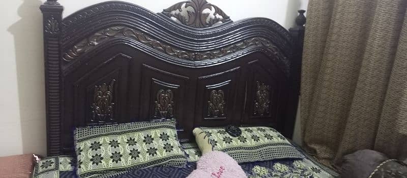 bed for sale with two side table 0
