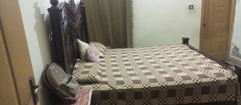 bed for sale with two side table 2