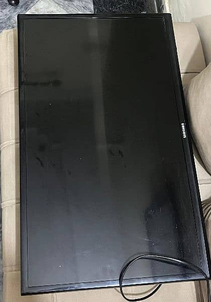 32 inches LED for sale in very good condition 3