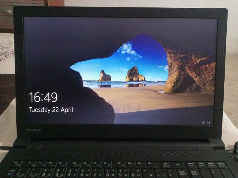 Toshiba dynabook B55/J - Core i3, 8GB RAM, 500GB Hard Drive 1