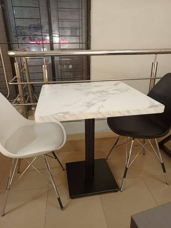 Dining table/ cafe table 4