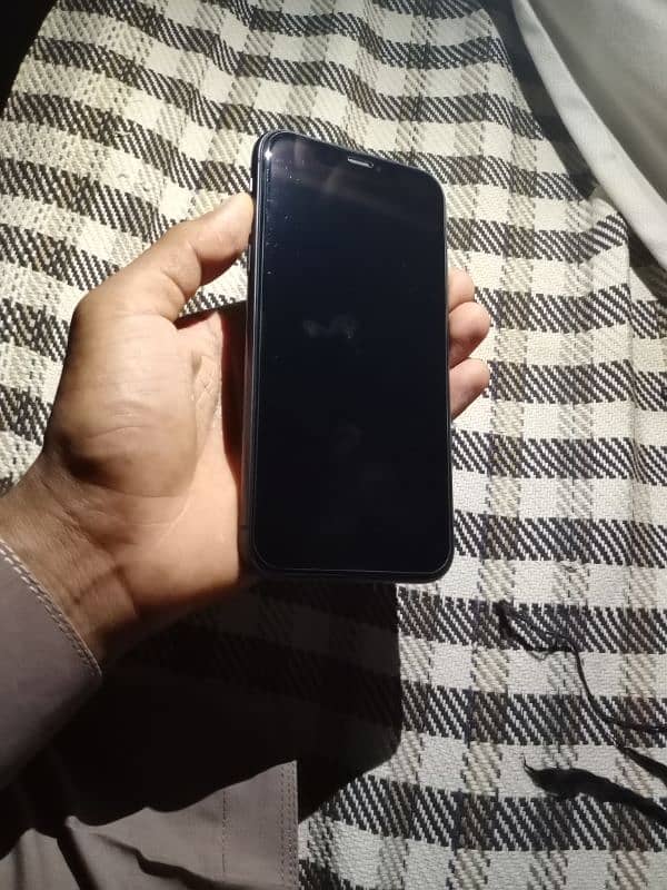 iPhone 11 jv 64 gb condition 10/9 battery 85% 5