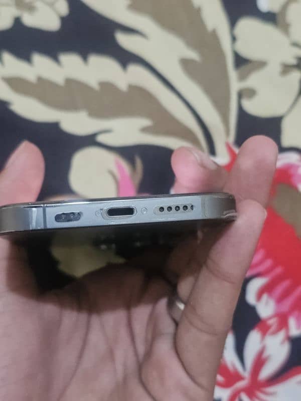 iphone 13 pro JV A one condition waterpacked 5