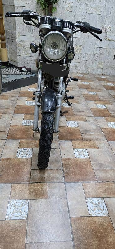 Suzuki GS 150cc - suzuki bike - GS 150 3