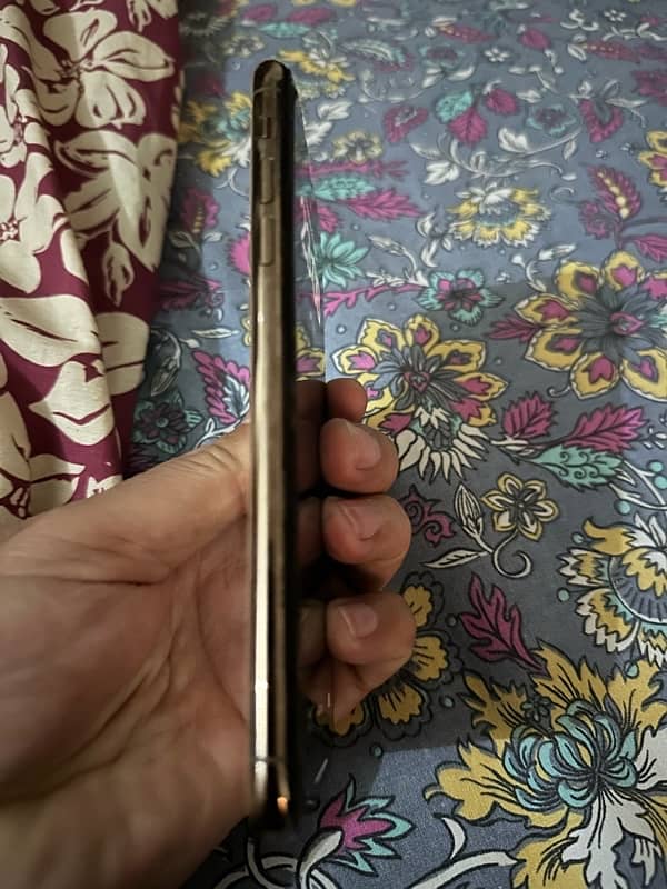 11 pro max 256 GB PTA approved kept with extreme care 0
