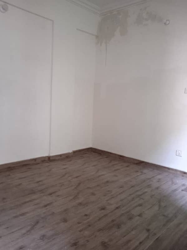 Apartment for rent 2 bed dd 950 sq feet badar commercial defense phase 5 Karachi 2