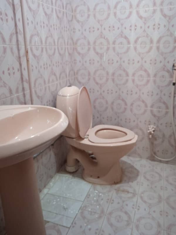Apartment for rent 2 bed dd 950 sq feet badar commercial defense phase 5 Karachi 9