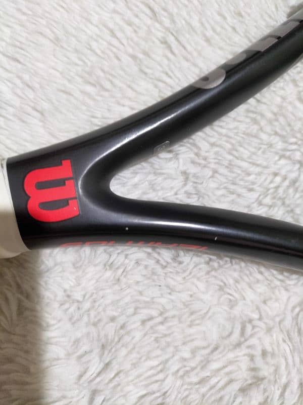 Wilson Original Federer Team 105 Tennis Racket for professionals. 4