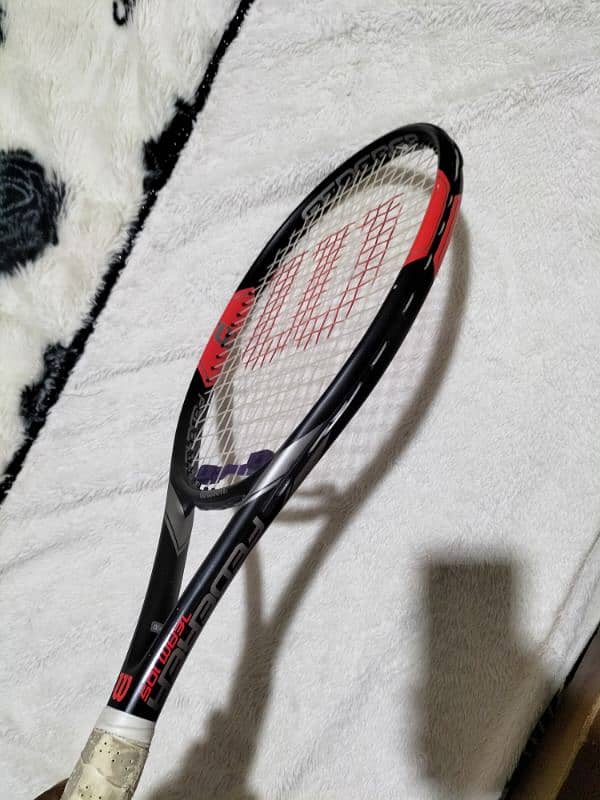 Wilson Original Federer Team 105 Tennis Racket for professionals. 12
