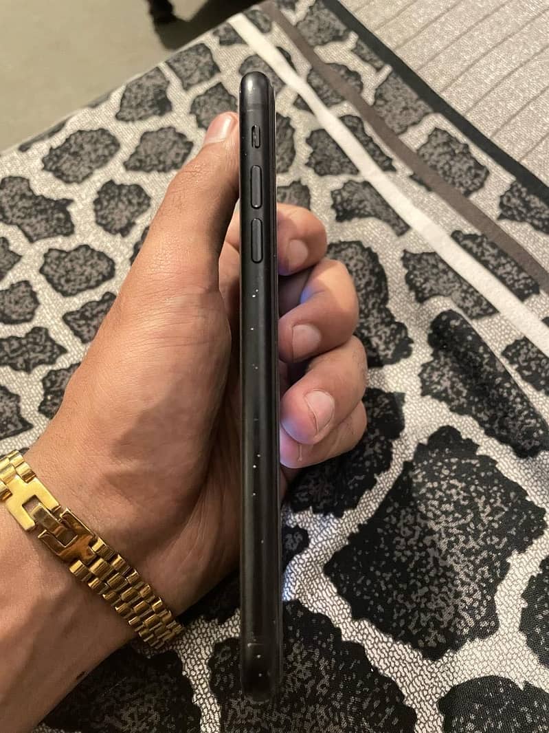 iphone xr factory unlocked 3