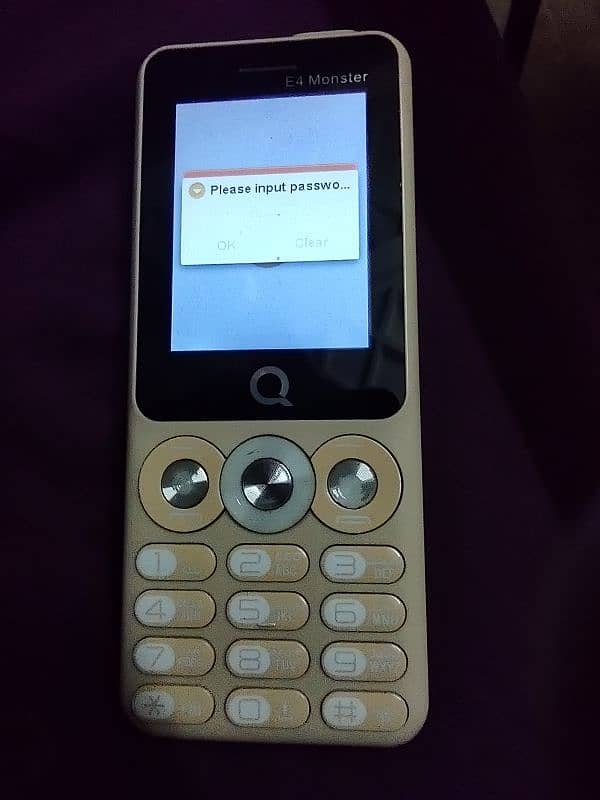 QMobile e4 monster 6