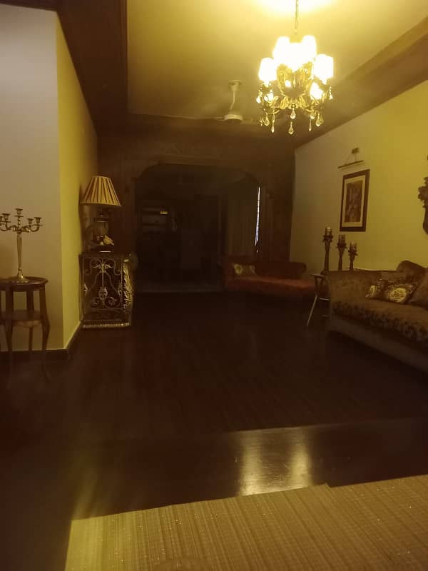 F-8: Triple Storey House (Including Basement), Size 622 Sq Yards, Dimension = 40x140, CDA Transfer, Demand 24 Crores. 0