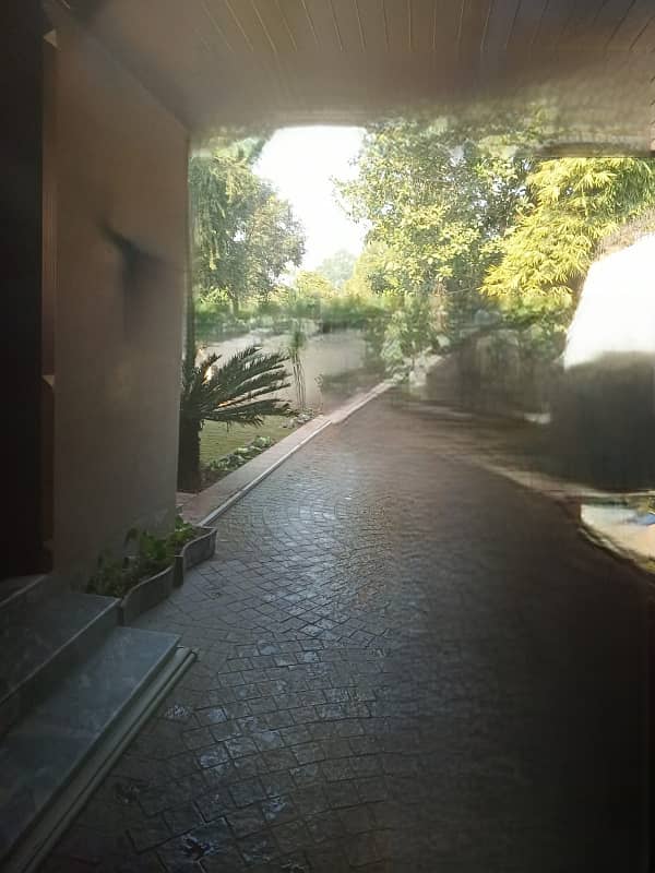 F-8: Triple Storey House (Including Basement), Size 622 Sq Yards, Dimension = 40x140, CDA Transfer, Demand 24 Crores. 4