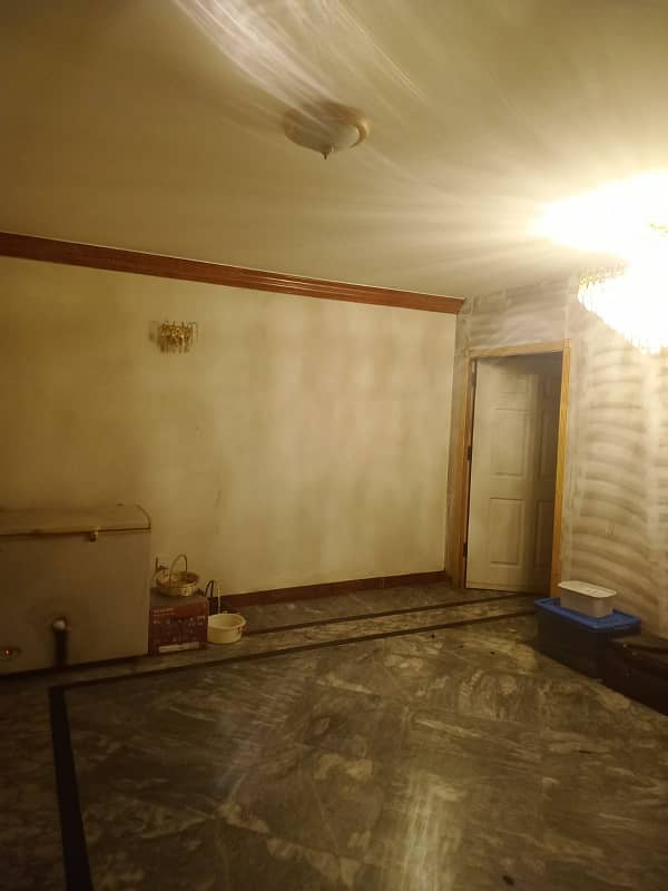 F-8: Triple Storey House (Including Basement), Size 622 Sq Yards, Dimension = 40x140, CDA Transfer, Demand 24 Crores. 10