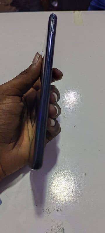 Samsung A30s 4/128 with original chager and box 4