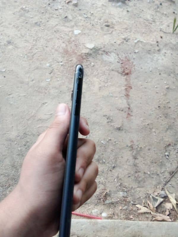 iphone 7 plus Contact only OLX 7
