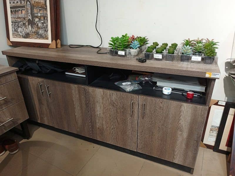 LED Console/ Tv console 18