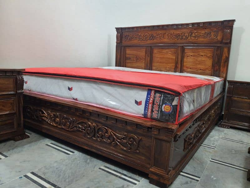 seesham pure Wood bed Set new Not used  without mattris (call me) 3