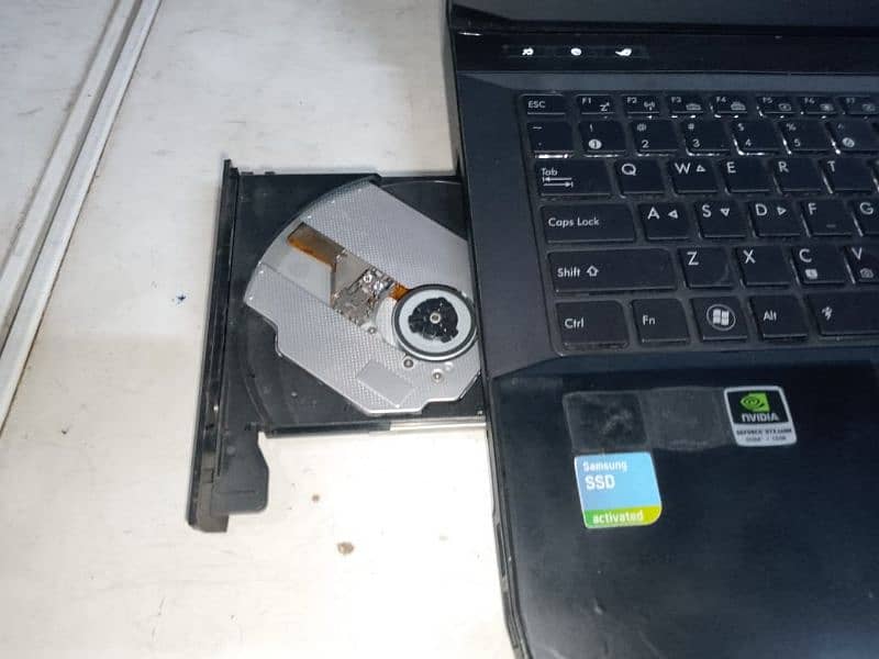 Monster gaming laptopxvip 10