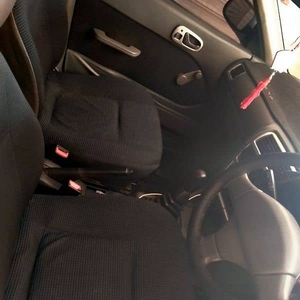 Suzuki Cultus 2015 11