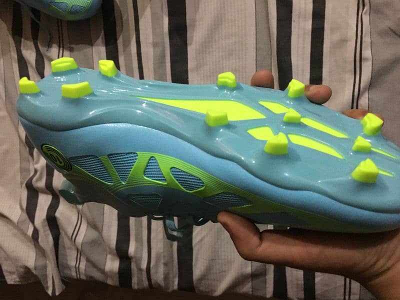 Football Spikes Moonlight 10/10 1