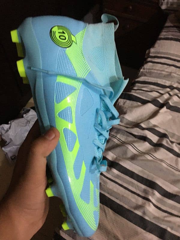 Football Spikes Moonlight 10/10 2