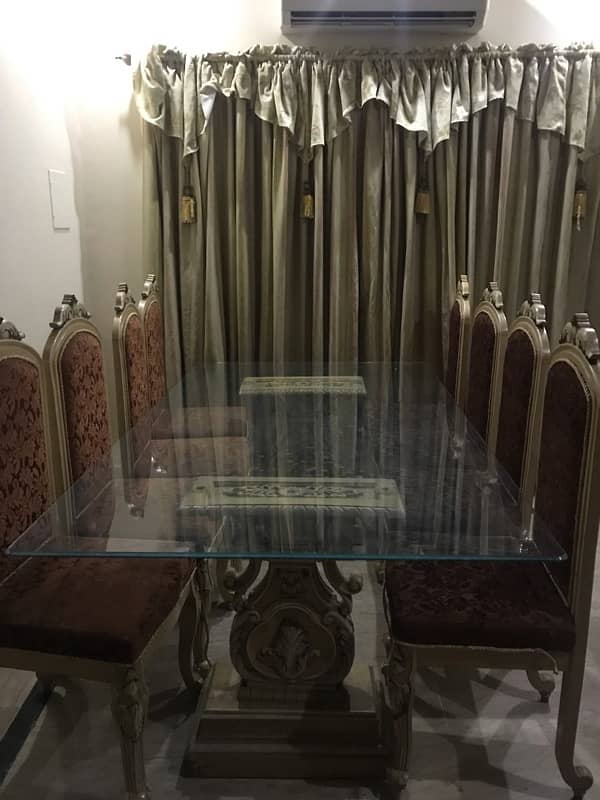 Dining Table With 8 chairs 0