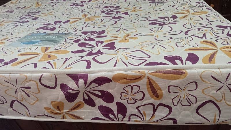 King size mattress ( Englanders Company) 0